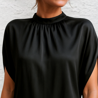 Saga™ | Elegant, figursmickrande klänning