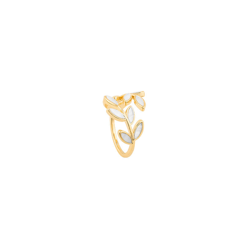 Kerstin™ | Justerbar guldring med elegant vitt opalblad